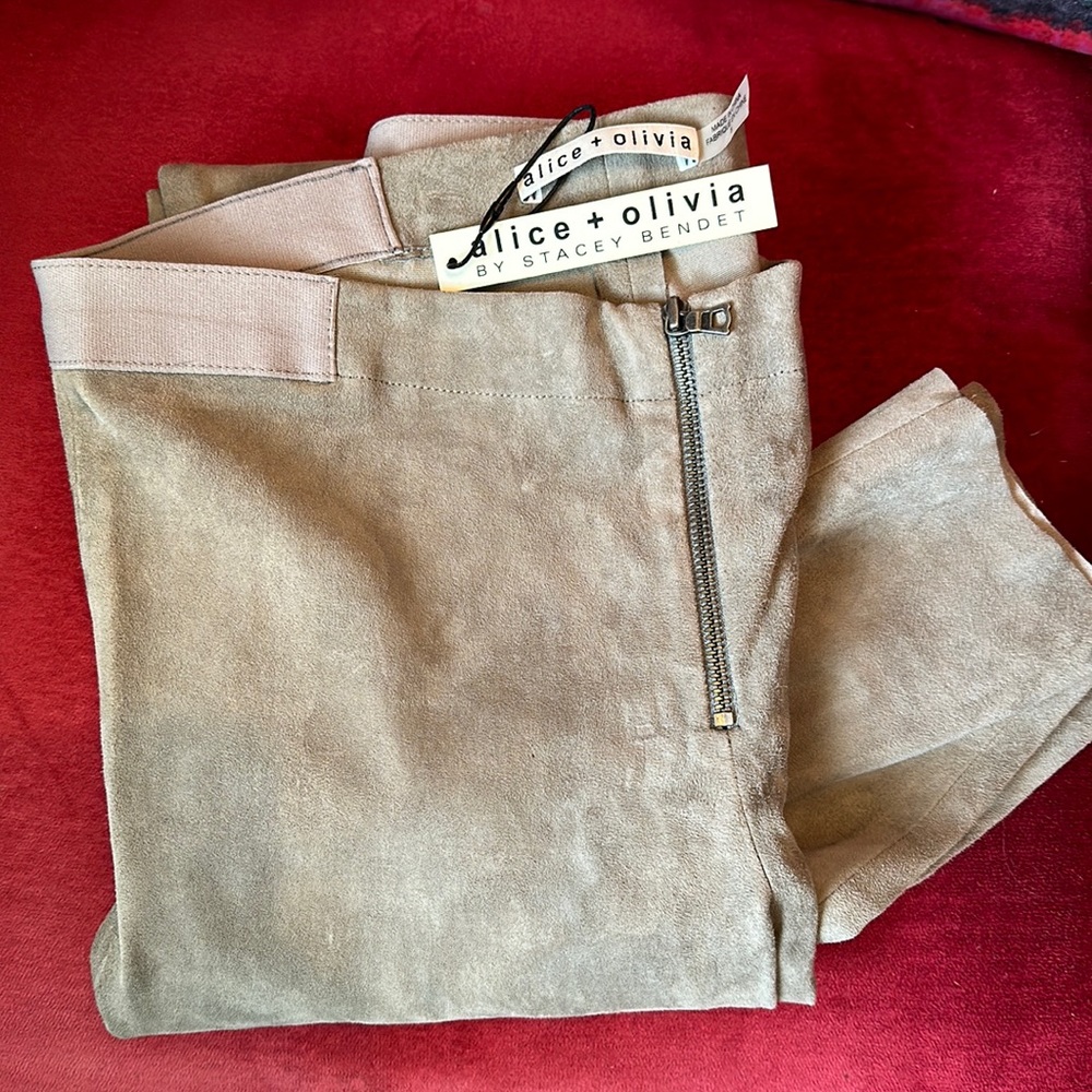 Alice + Olivia by Stacey Bendet Grey Lamb Leather Size 8 Pants NWT